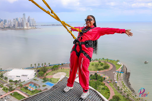 ¿Qué hacer en Panamá? Descubre Al Borde + The Mirror Experience
